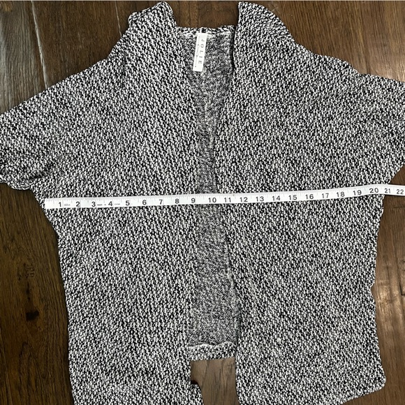 Jolie Cardigan - Picture 8 of 11